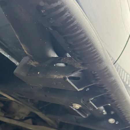 Estribos laterales Nissan Patrol Y60/Y61 LWB