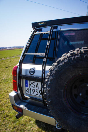 Scala portellone posteriore Nissan Patrol Y61 GU
