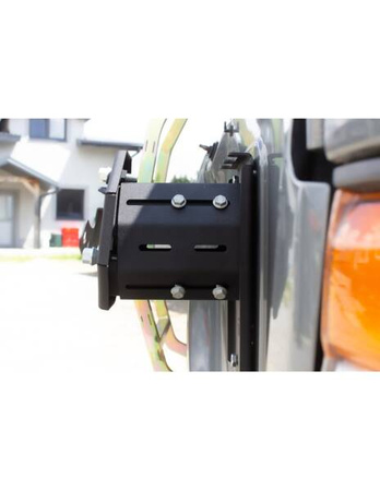 Suporte para roda sobressalente Nissan Patrol Y61